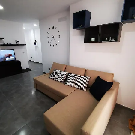 Relax In 5 Posti Letto Vicino Bus Stop * Адехе